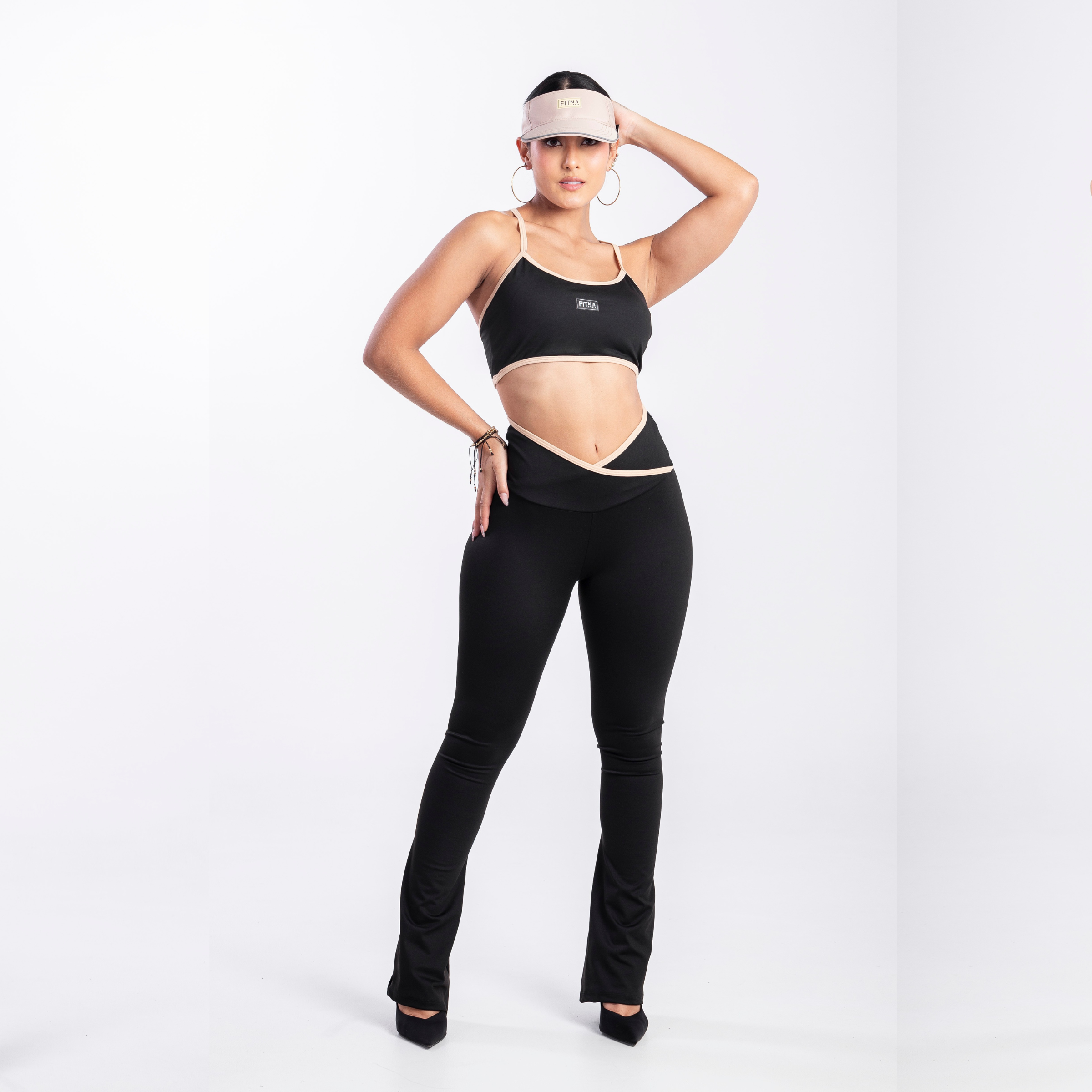 CROP TOP AND MERMAID-STYLE LEGGINGS