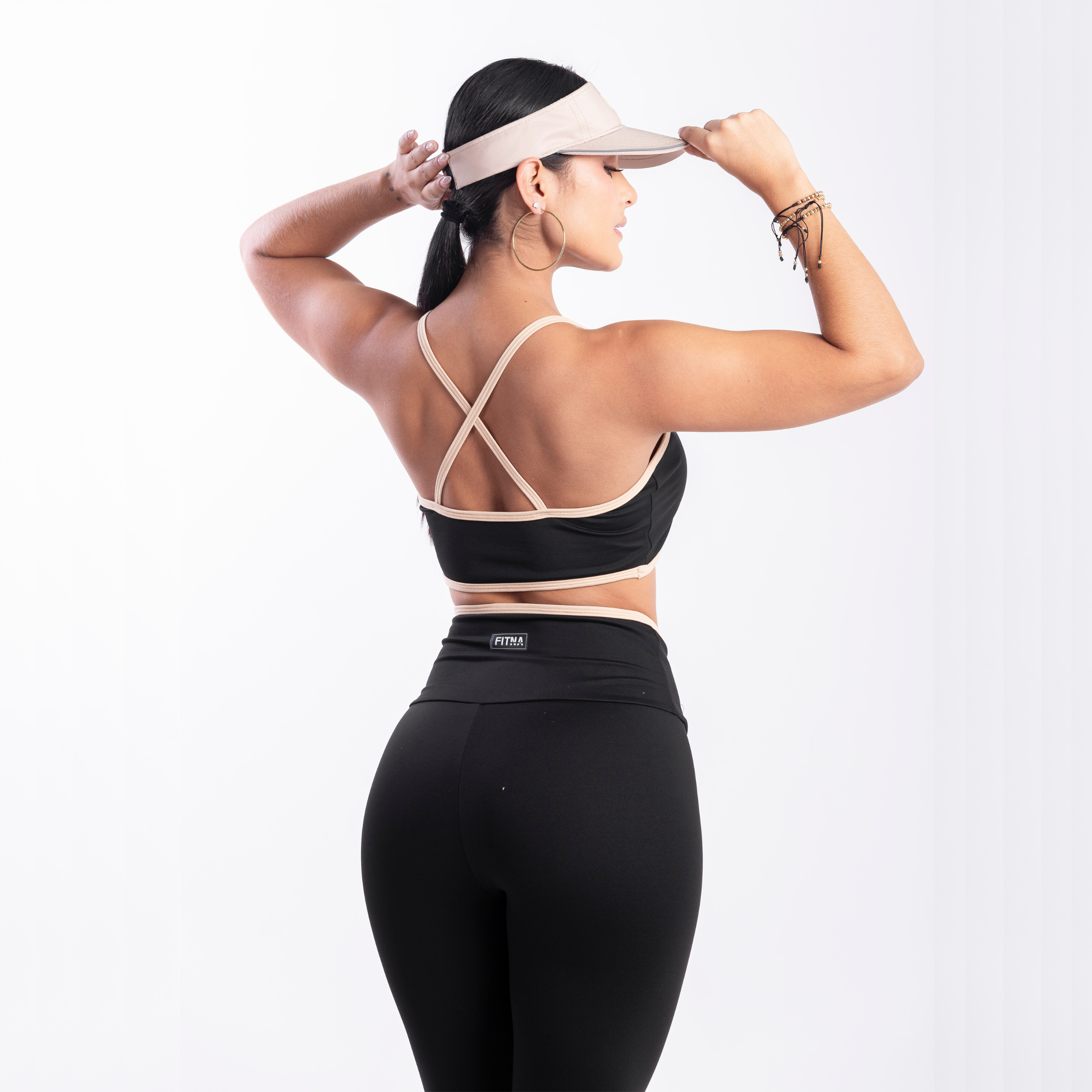 CROP TOP AND MERMAID-STYLE LEGGINGS