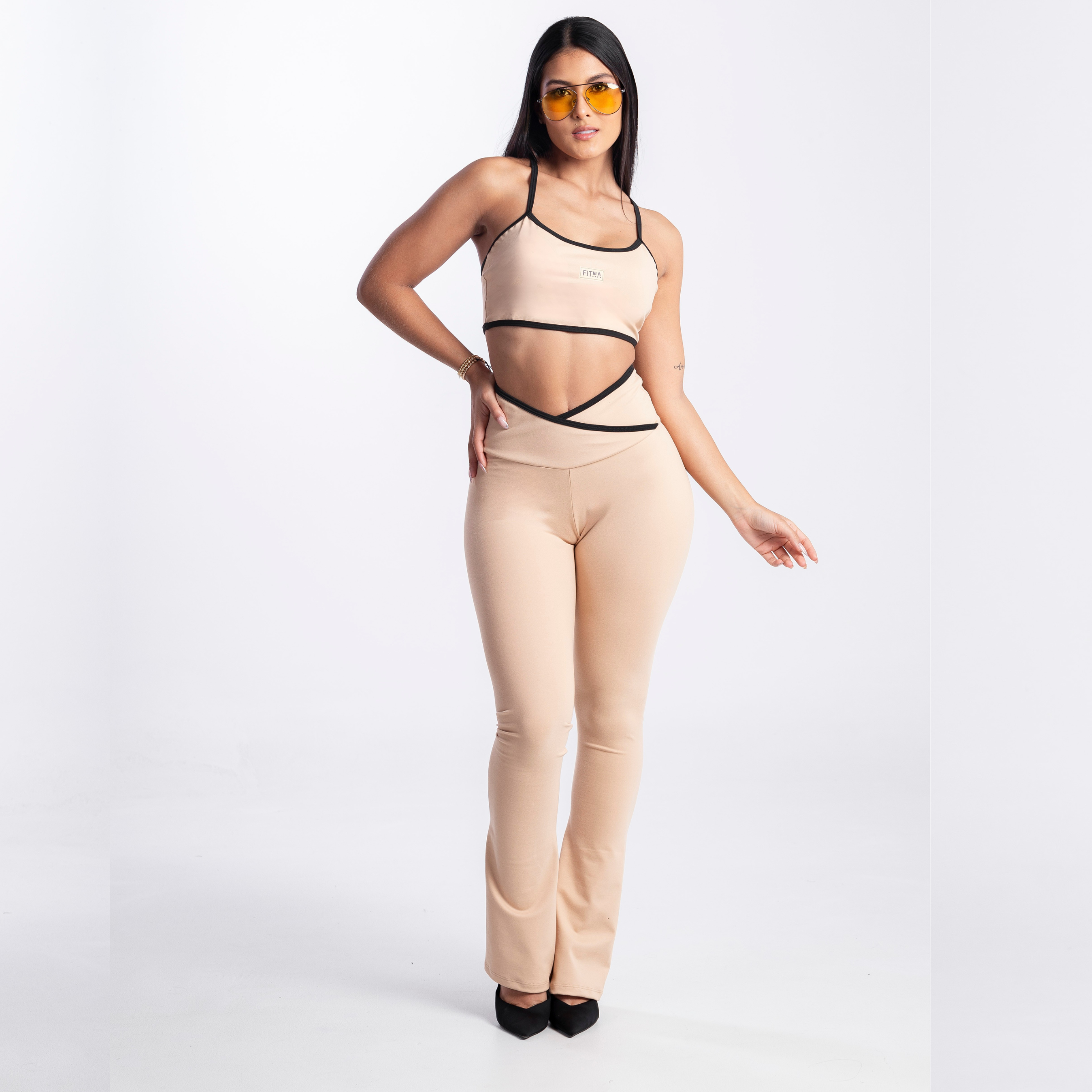 CROP TOP AND MERMAID-STYLE LEGGINGS